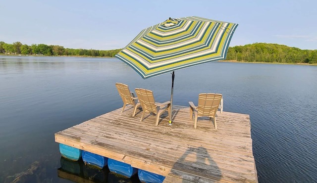 3 bedroom home on a peaceful private no wake lake. With kayaks and floating deck