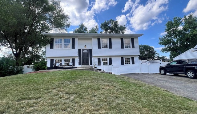 3-bedroom Home Upper Level in Waldorf - CLOSE TO DC