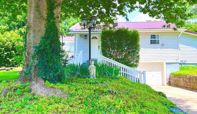 3 Bedroom Home walking distance from Main St.