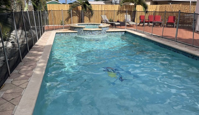 3-Bedroom Home With Heated Pool And Short Drive To The Beaches.