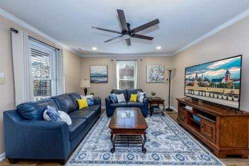 3-Bedroom Home with King Bed, Smart TVs & Fenced Yard