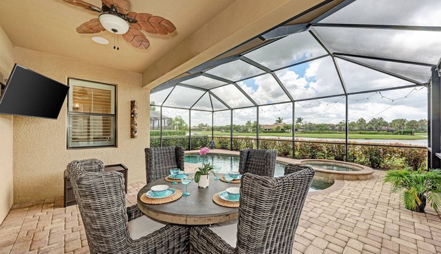 3 bedroom home with private pool and hot tub in Riverstrand Golf & Country Club