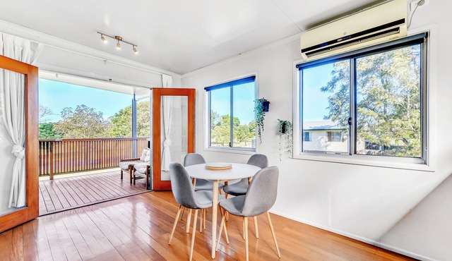 3 Bedroom Home with Park Views 15 Min to City