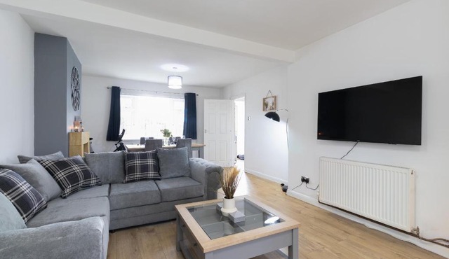 3 Bedroom Home with Private Driveway