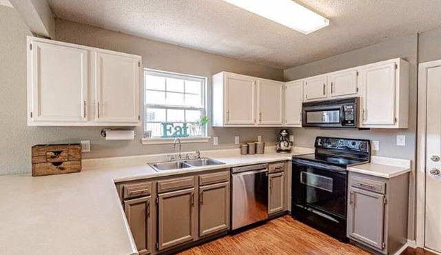 3-bedroom home with fenced yard, 2 car garage and patio