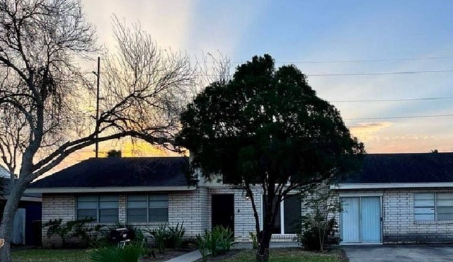 3 Bedroom Home with Pool near South Padre Island