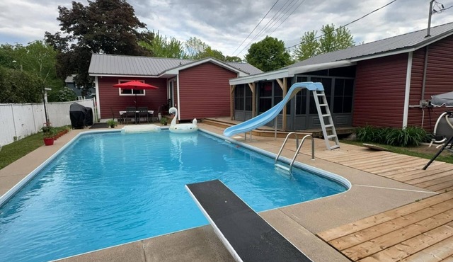 3 bedroom | Hot Tub & Pool | No Cleaning Fee