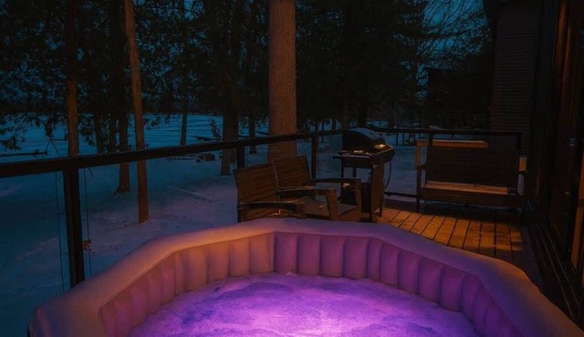 3-bedroom Hot Tub Lakefront Villa Englewood #5