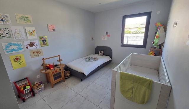 3 bedroom house with swimming pool in Romans-sur-Isère Quiet and secure condominium