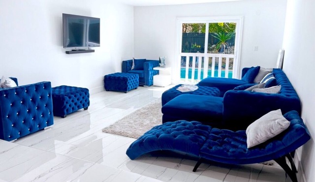 3-bedroom house in pleasant Lauderdale Lakes with pool