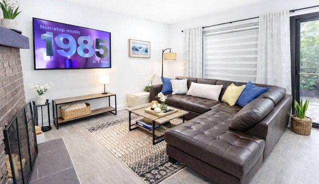 3-bedroom house in charming Sunset Mayfield Heights with AC