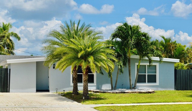 3-bedroom house in Beautiful Royal Palm Beach
