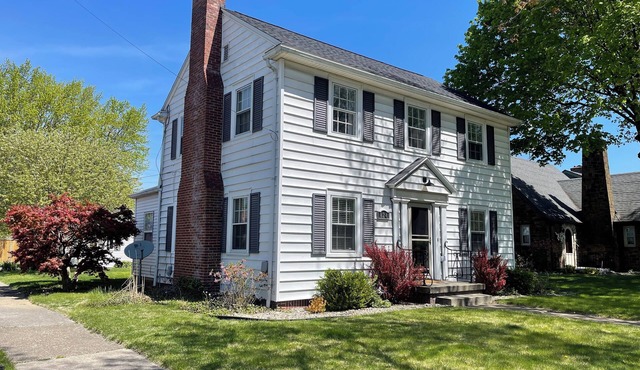 3-bedroom house 2 blocks from MGH on wonderful family-friendly street!