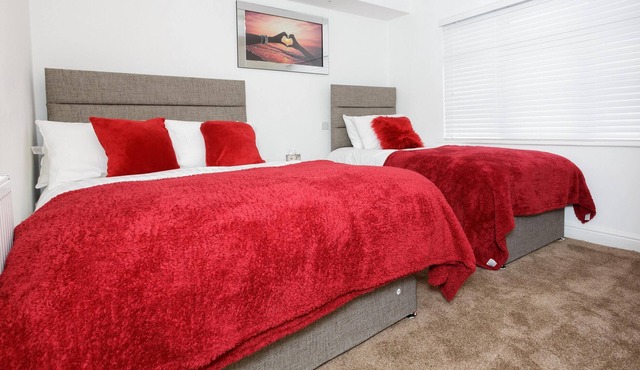 3 Bedroom House 3 miles from Leeds city centre