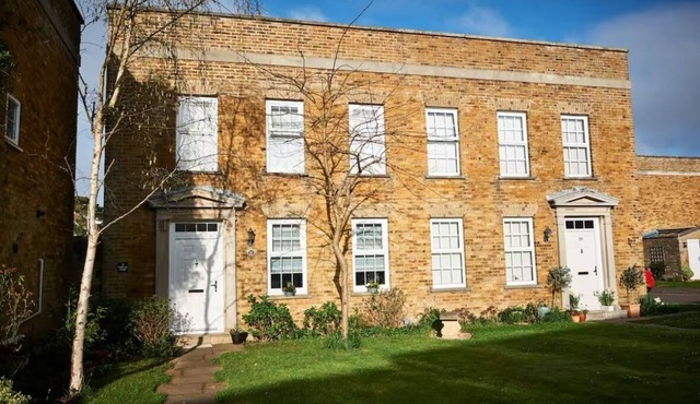 3 bedroom-house -3mins to beach- PetsOk