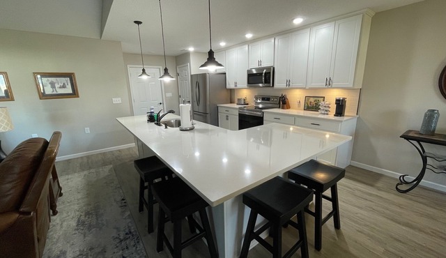 3-bedroom house 5 yr old in nice Lima neighborhood, AC, garage, outdoor dining