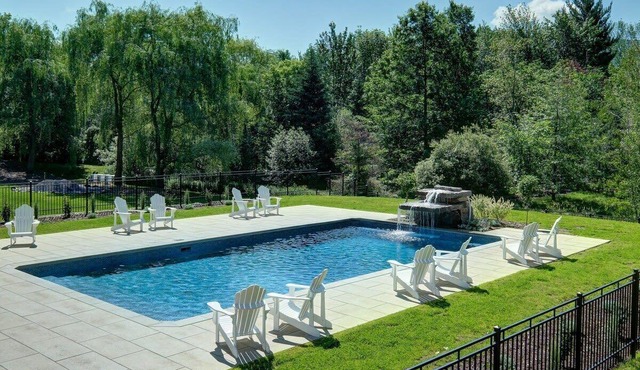3-bedroom house 915A Shefford mountain view