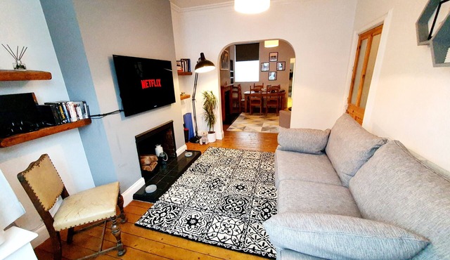 3 bedroom house close to city centre and the university.