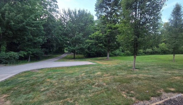 3-bedroom house, Country living 2 minutes from Downtown Ashtabula