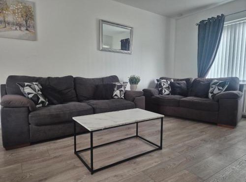 3 bedroom house-Ellesmere Port