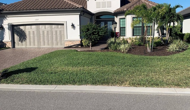 3-bedroom house Estero/Southern Fort Myers on canal/lake with beautiful sunsets
