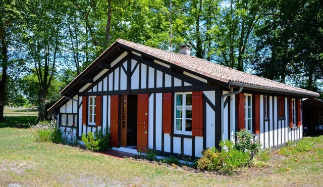 3 bedroom house for 8 people 7 kms from the beaches