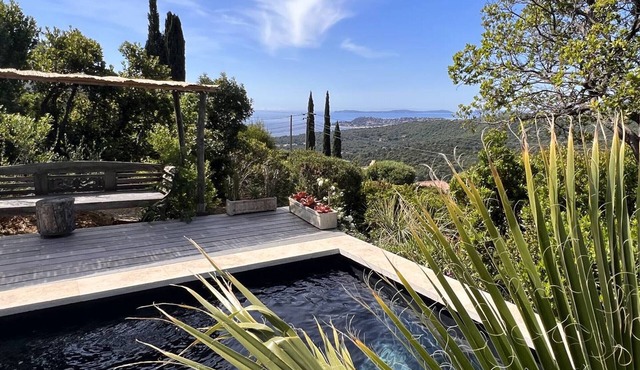 3-Bedroom House with Private Pool and Sea View