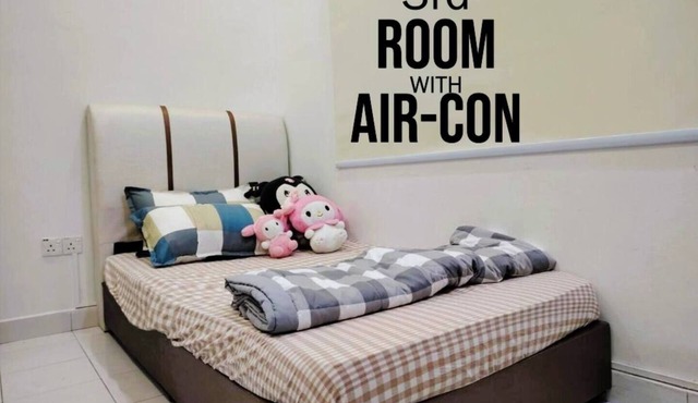 3-bedroom house in enchanting Sungai Petani with AC