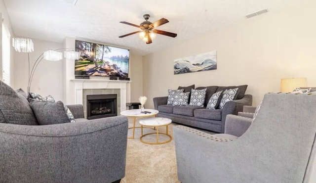 3-bedroom house in charming Lawrenceville with Game Room, Arcade, WiFi, AC.