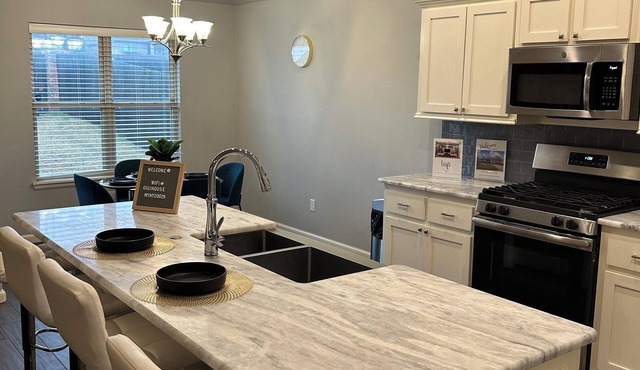 3-bedroom house in charming Oklahoma City with WiFi, AC