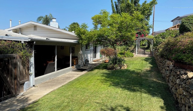 3-bedroom house in Spring Valley with AC, pool, many outdoor spaces.