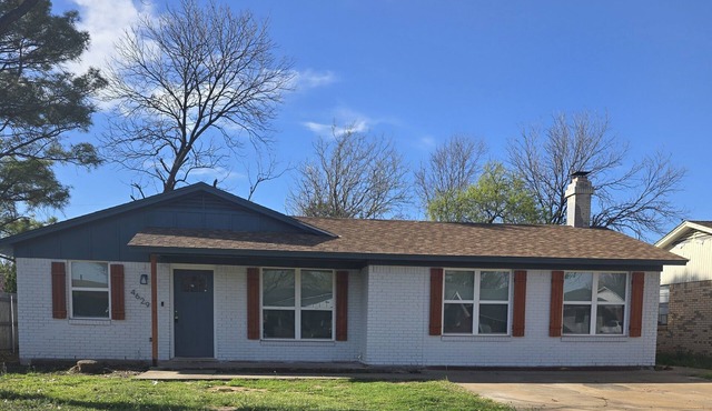 3-bedroom house in superb Wichita Falls walking distance to wichita lake