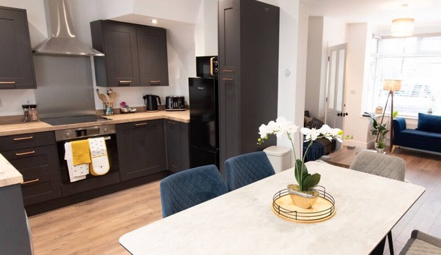 3 Bedroom House in Audenshaw