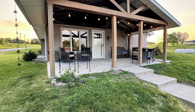 3-bedroom house in a GREAT location on Highway J in Perry!