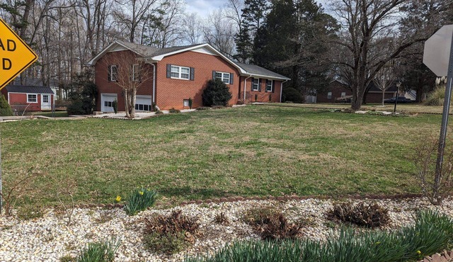 3-bedroom house in awesome Salisbury with WiFi, AC