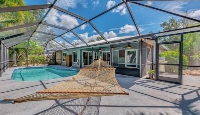 3-bedroom house in awesome Sarasota with WiFi, AC. Enjoy your stay