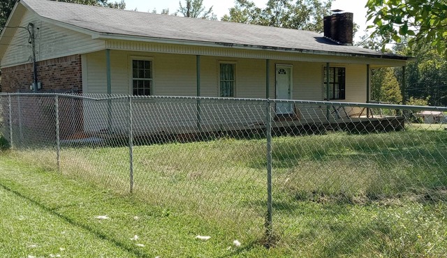 3-bedroom house in awesome Corinth with WiFi, AC. No cleaning fees