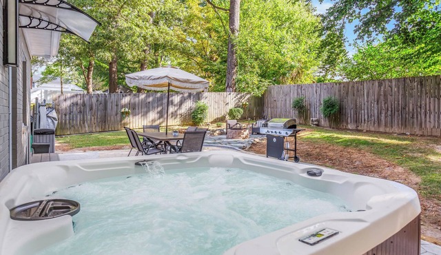 3-bedroom house in beautiful High Point with hot tub