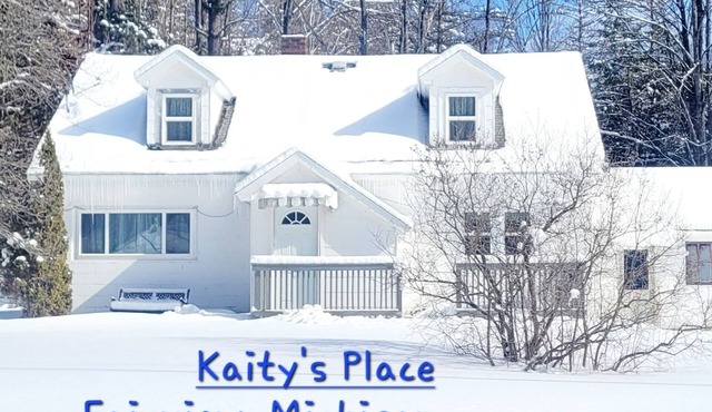 3-bedroom house in beautiful Fairview with cool AC breeze