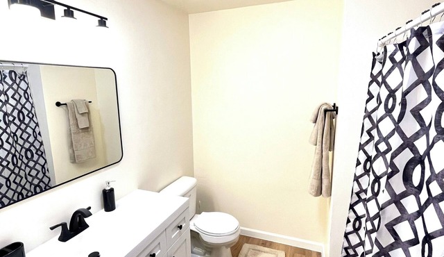 3-bedroom house in beautiful Grants with cool AC breeze