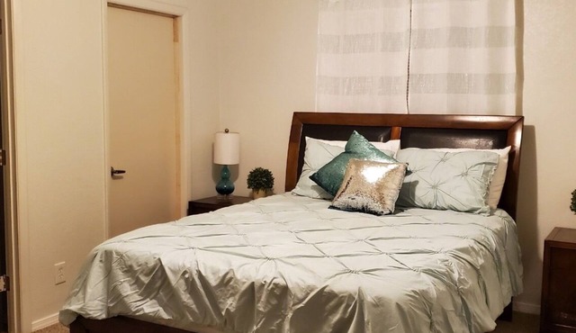 3-bedroom house in brilliant Socorro with WiFi, refrigerated air