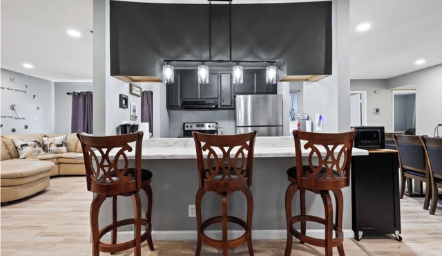 3-bedroom house in brilliant Vallejo with WiFi, AC. Enjoy your stay