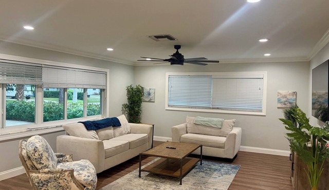 3-bedroom house in charming Greenacres with large covered patio