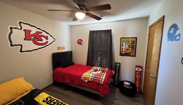 3-bedroom house in charming Boonville with Large Fenced in Backyard! Book now