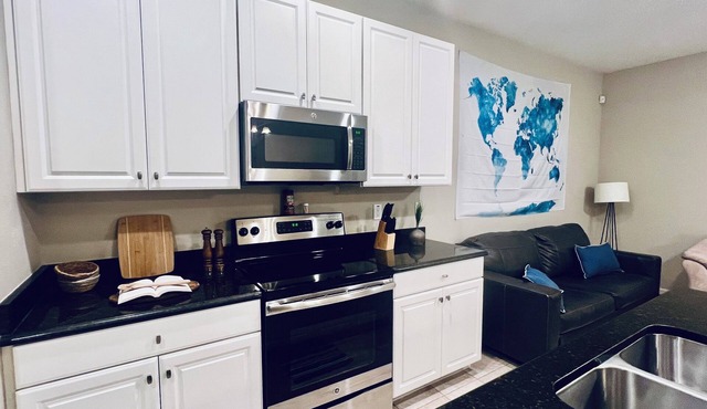 3-bedroom house in charming Riverview with AC, WiFi. Enjoy your stay
