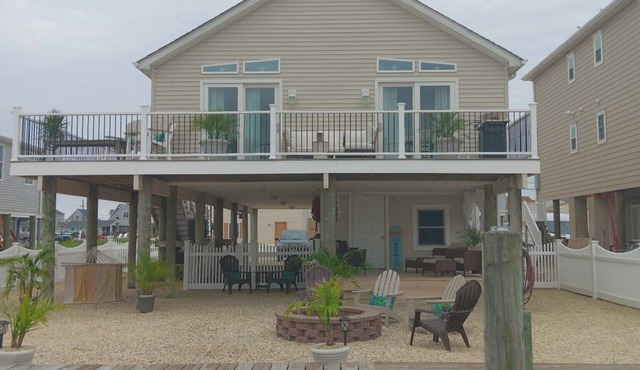 3-bedroom house in charming Tuckerton with AC, WiFi.
