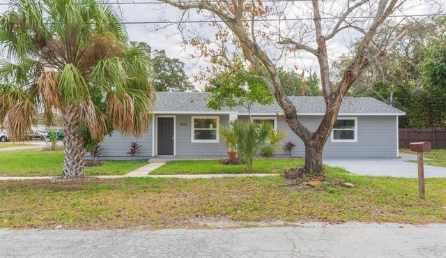 3-bedroom house in charming Gulfport close to beach with WiFi, AC. Book now