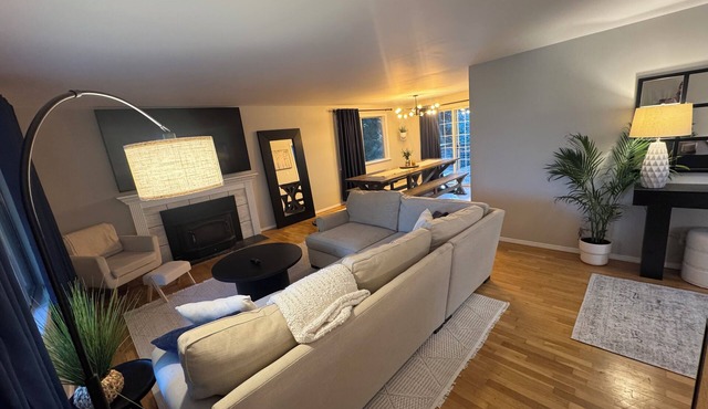 3-bedroom house in charming Issaquah with fitness room access and sauna