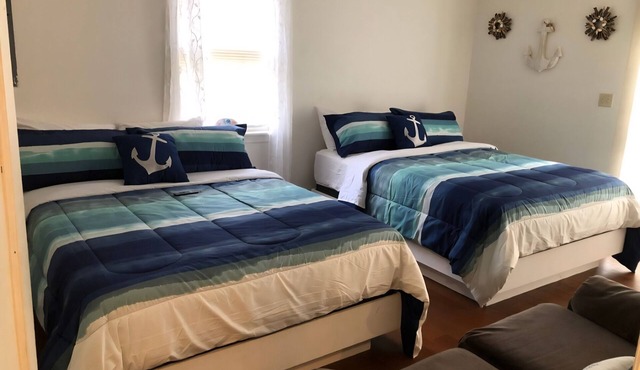 3-bedroom house in charming Norfolk, close to The Airport and VA Beach.