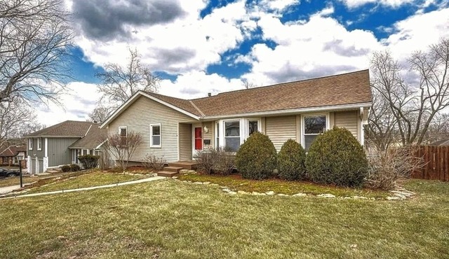 3-bedroom house in charming Lenexa Book now